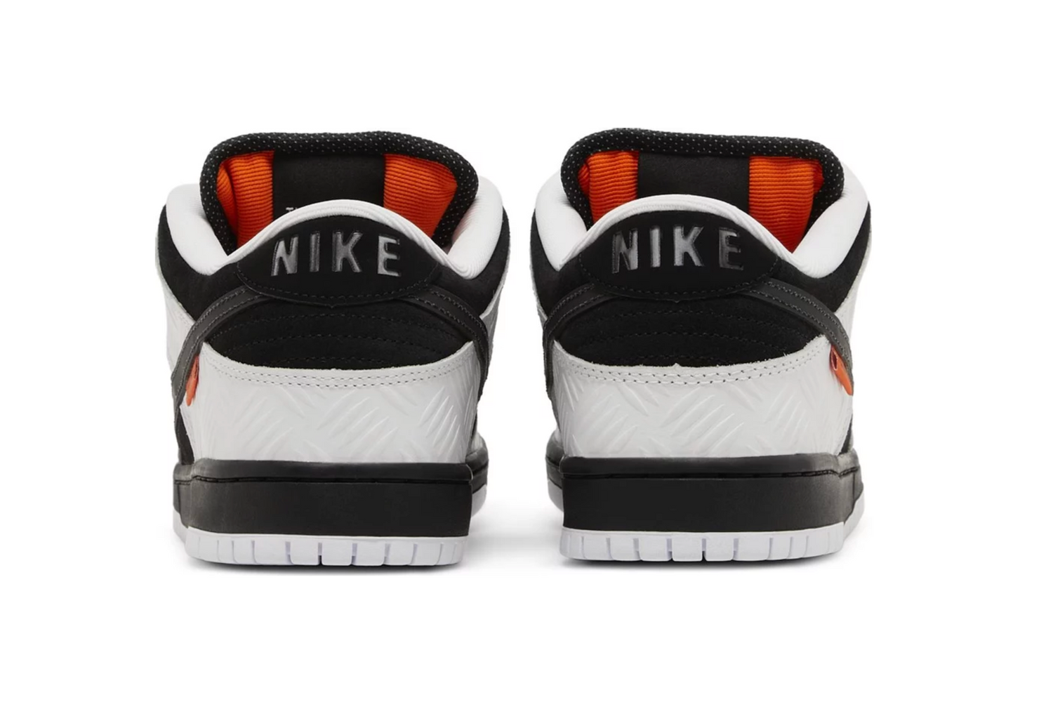 NIKE DUNK LOW SB TIGHTBOOTH (LIKE NEW)